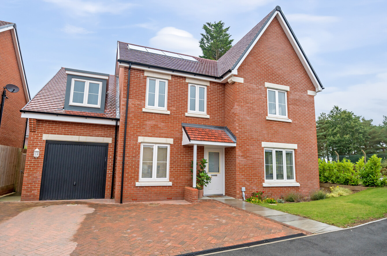 Heatherfields Way, Whitehill, Bordon, Hampshire, GU35 - Charters