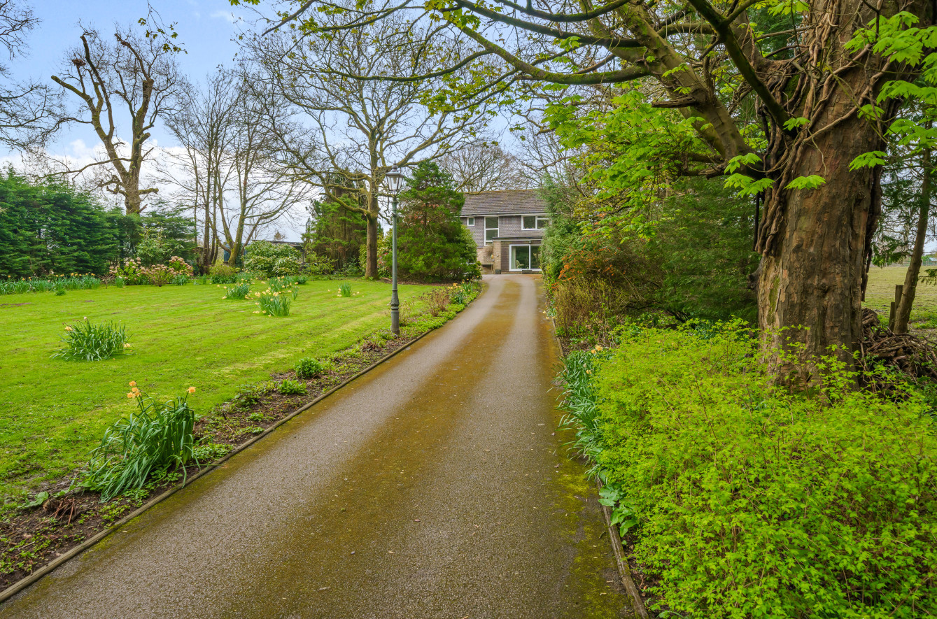 Weathermore Lane, Four Marks, Alton, GU34