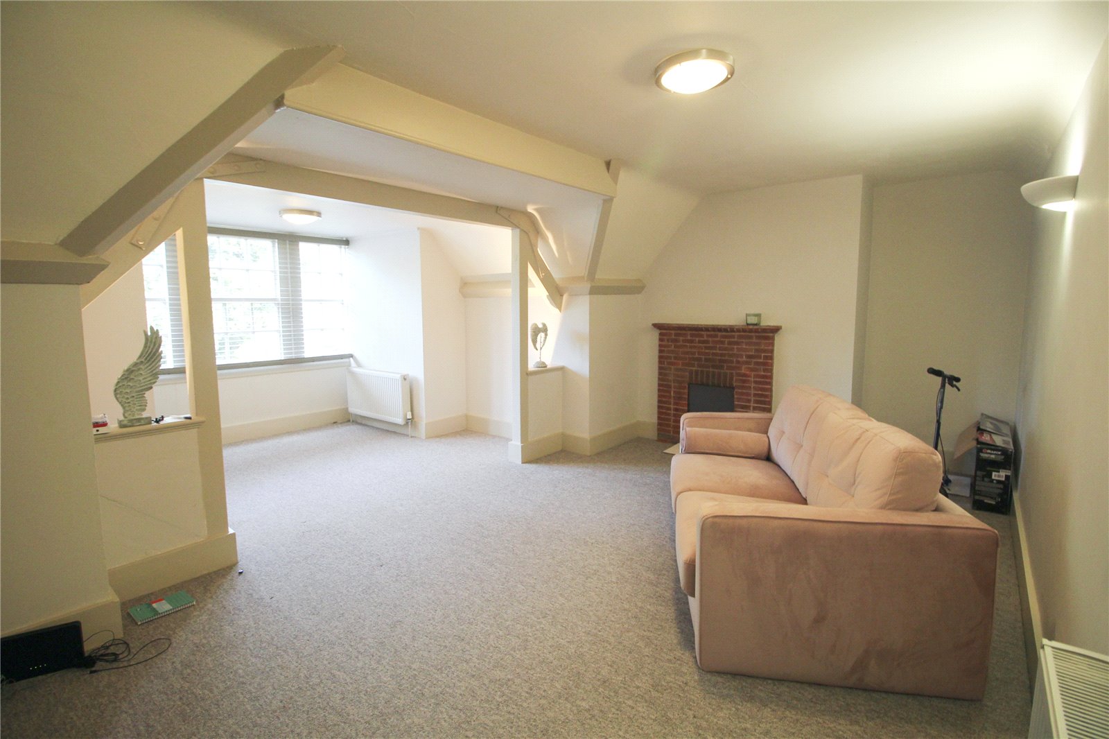 Botley Hill, Botley, Southampton, Hampshire, SO30 - Charters
