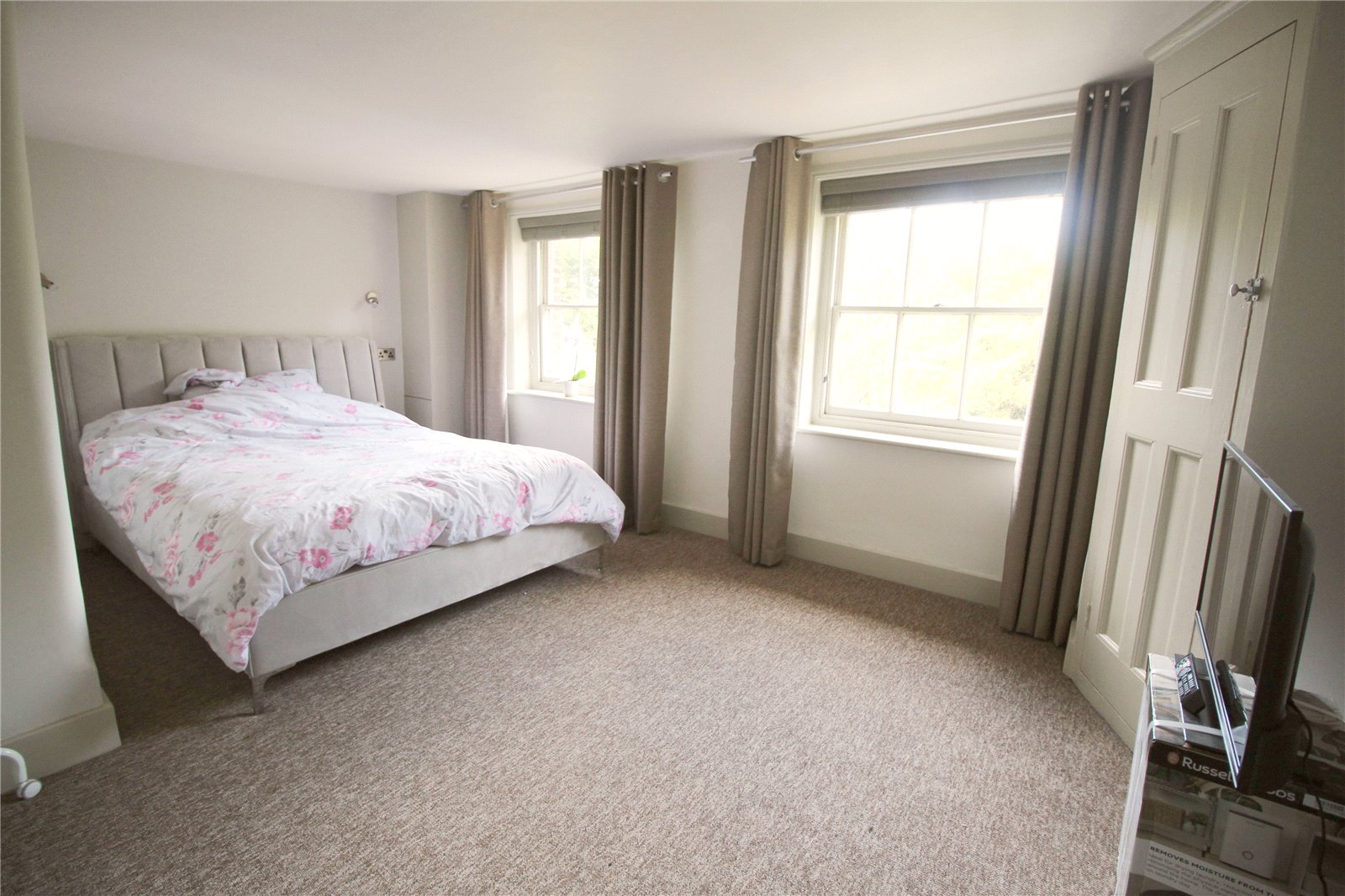 Botley Hill, Botley, Southampton, Hampshire, SO30 - Charters