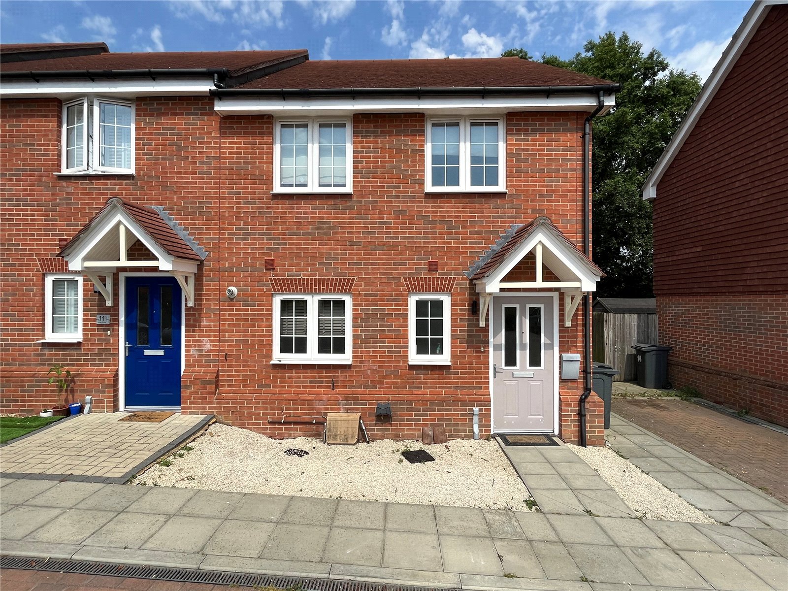 Holly Drive, Four Marks, Alton, Hampshire, GU34 - Charters