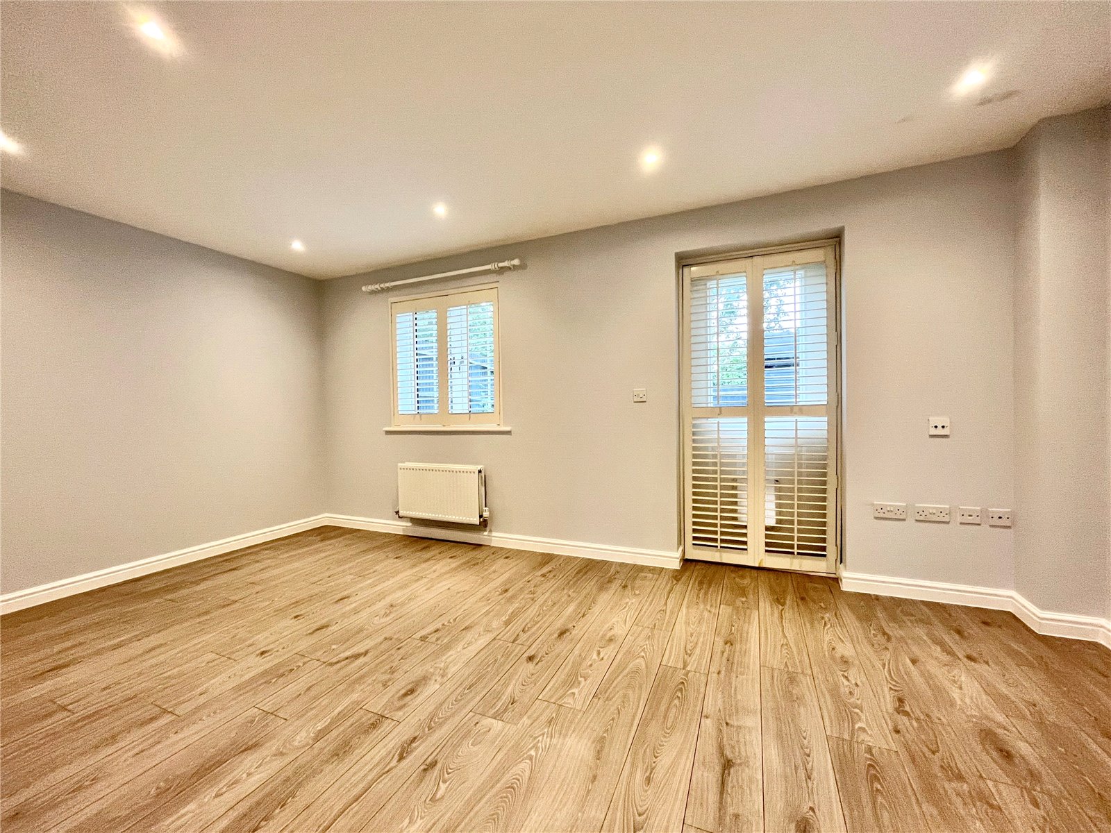 Holly Drive, Four Marks, Alton, Hampshire, GU34 - Charters