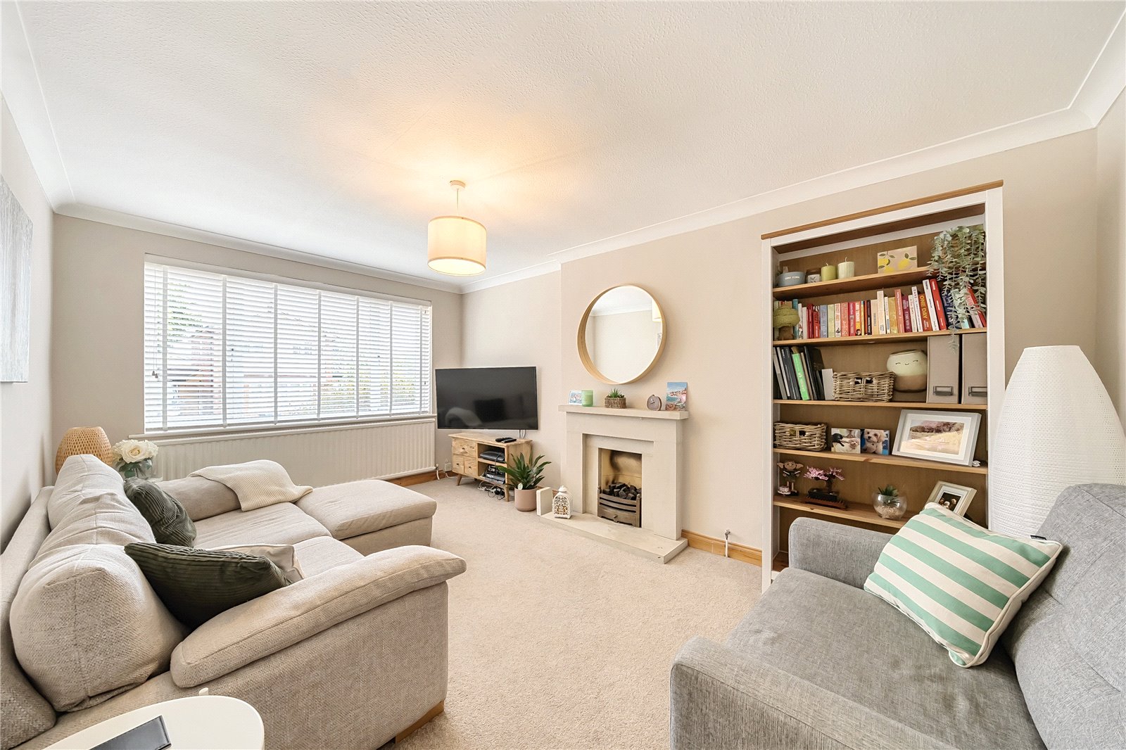 Wentworth Close, Farnham, Surrey, GU9