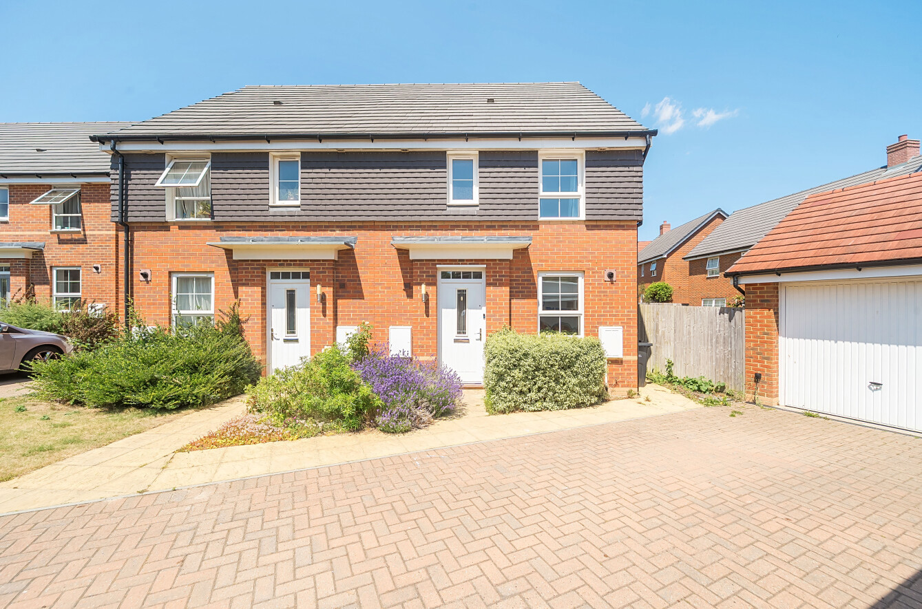 Doris Bunting Road, Ampfield, Romsey, Hampshire, SO51 - Charters
