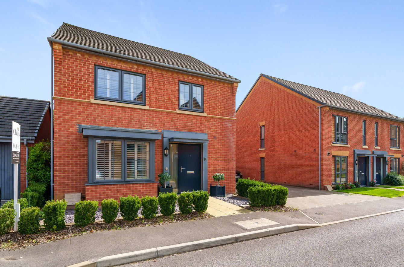 Brocas Way, Bordon, Hampshire, GU35 - Charters