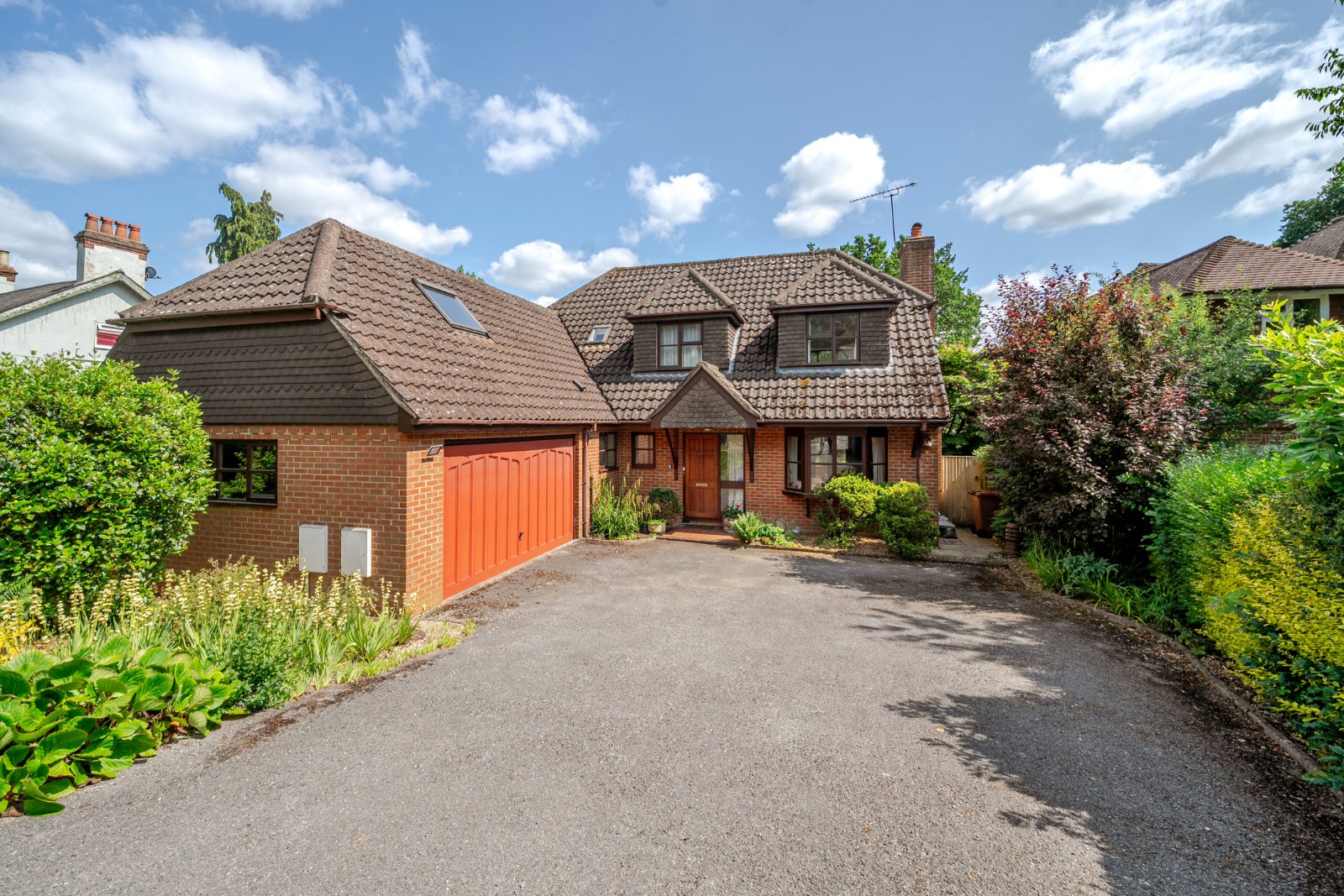 Alma Lane, Farnham, Surrey, GU9 - Charters