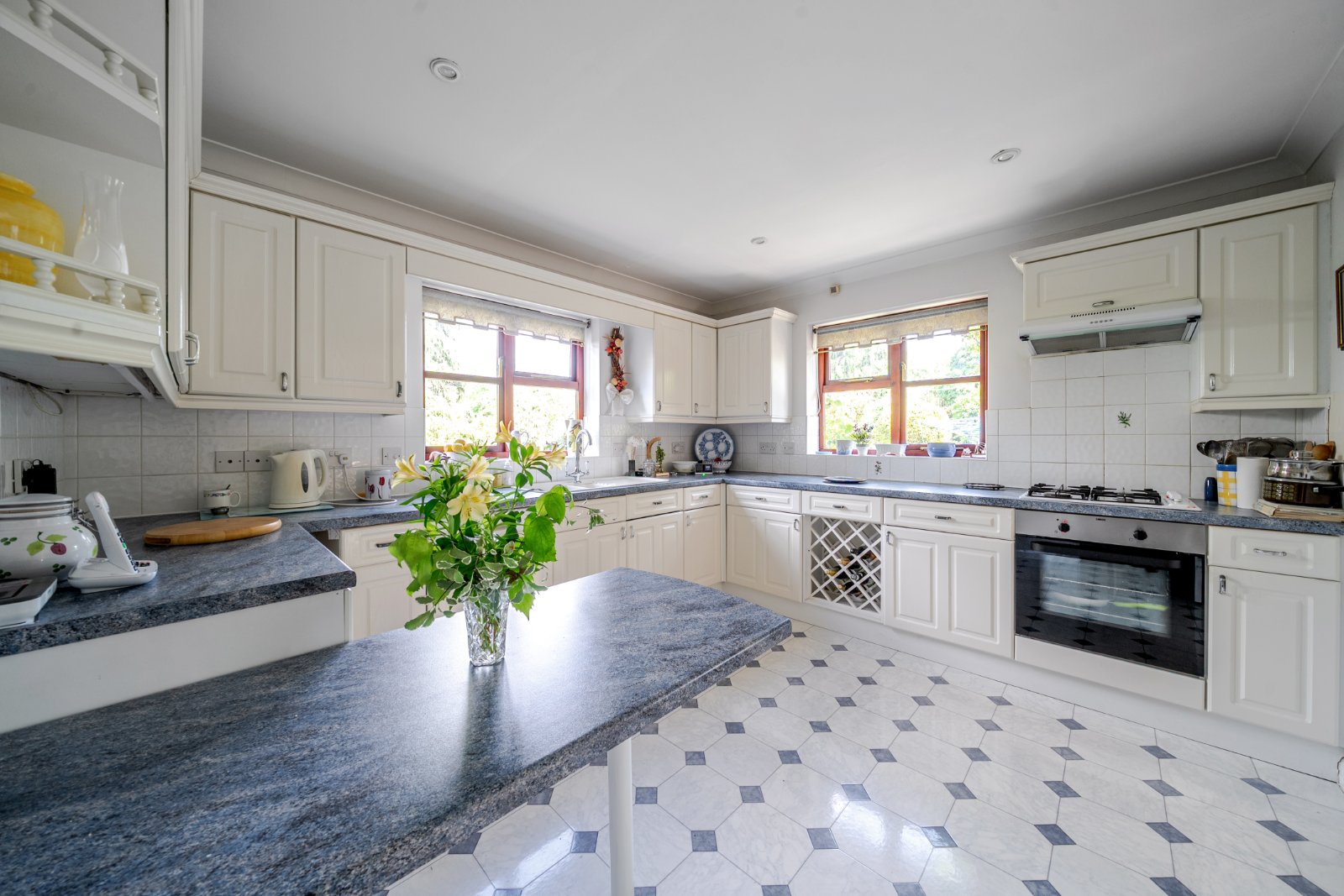 Alma Lane, Farnham, Surrey, GU9 - Charters