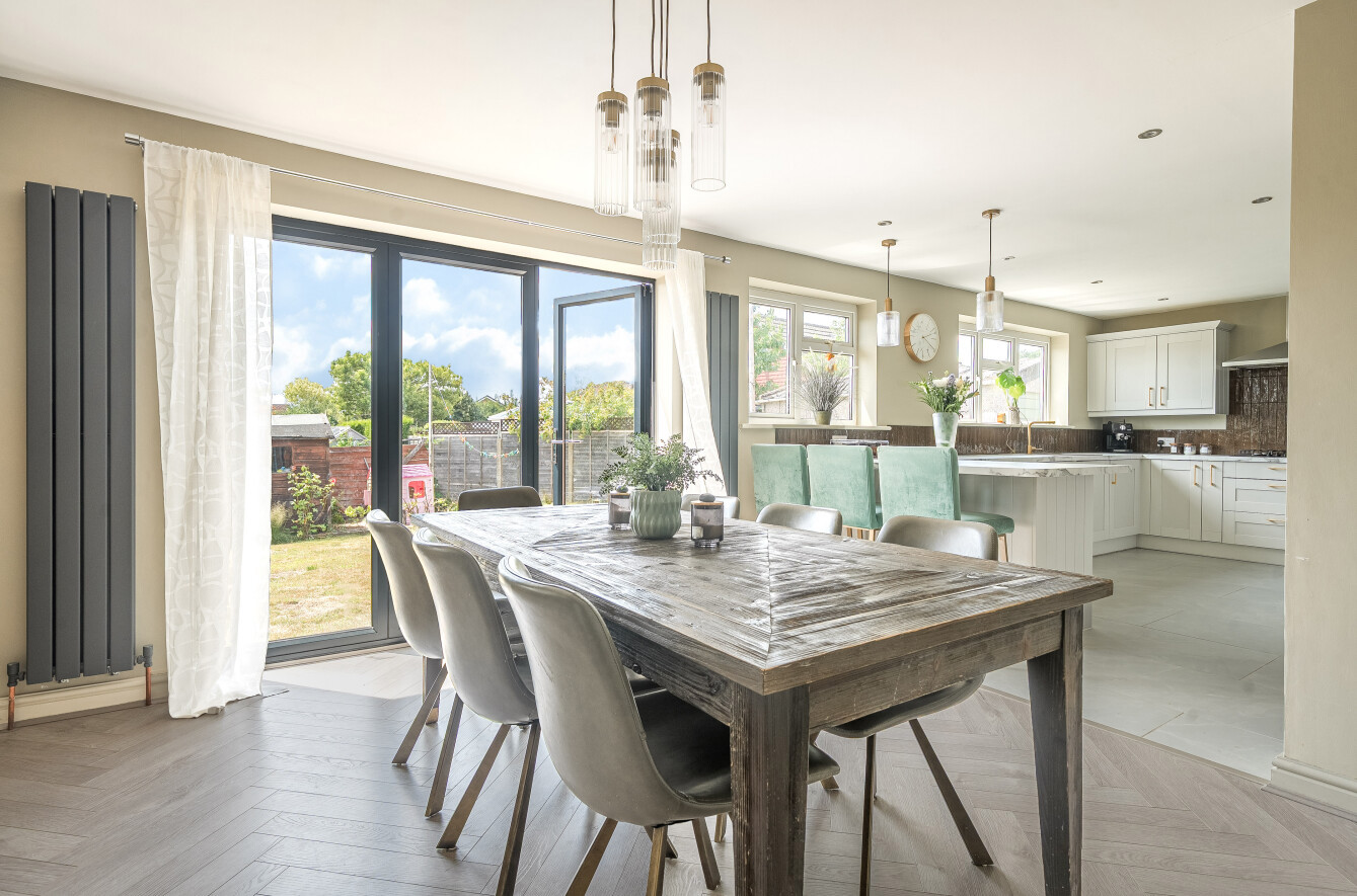 Broadmead Road, Nursling, Southampton, SO16 - Charters