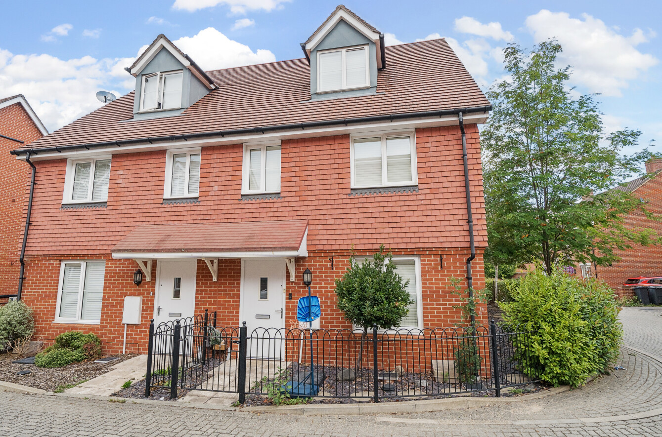 Parsons Way, Tongham, Farnham, Surrey, GU10 - Charters