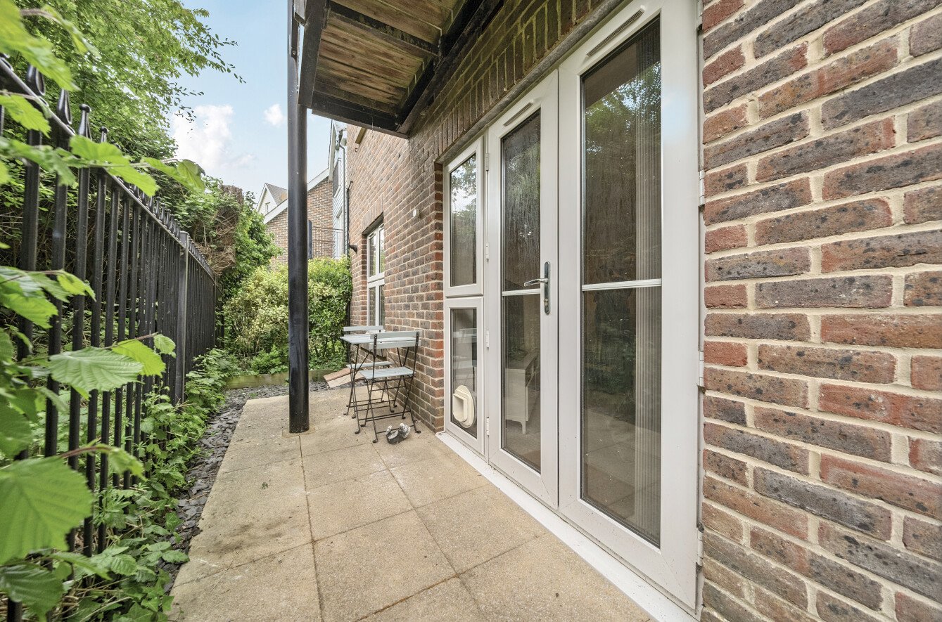 Broadacre Place, Fareham, Hampshire, PO14 - Charters