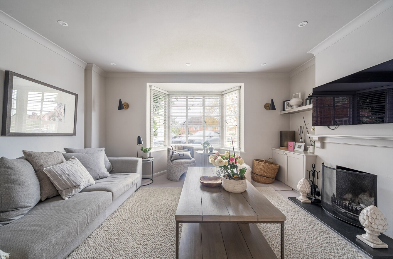 Ethelburt Avenue, Bassett Green, Southampton, Hampshire, SO16 - Charters