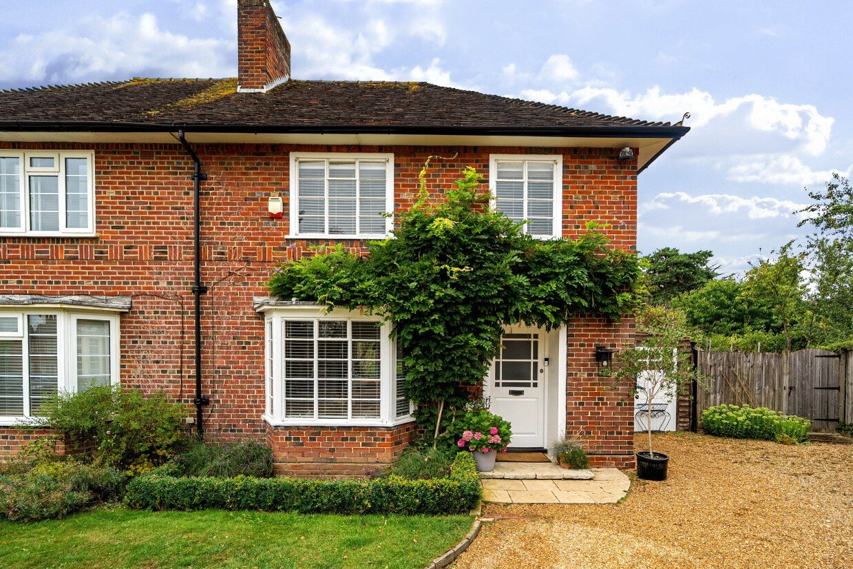 Ethelburt Avenue, Bassett Green, Southampton, Hampshire, SO16 - Charters