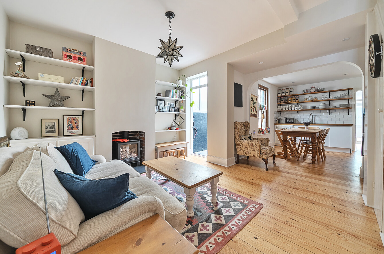 Desborough Road, Eastleigh, Hampshire, SO50 - Charters