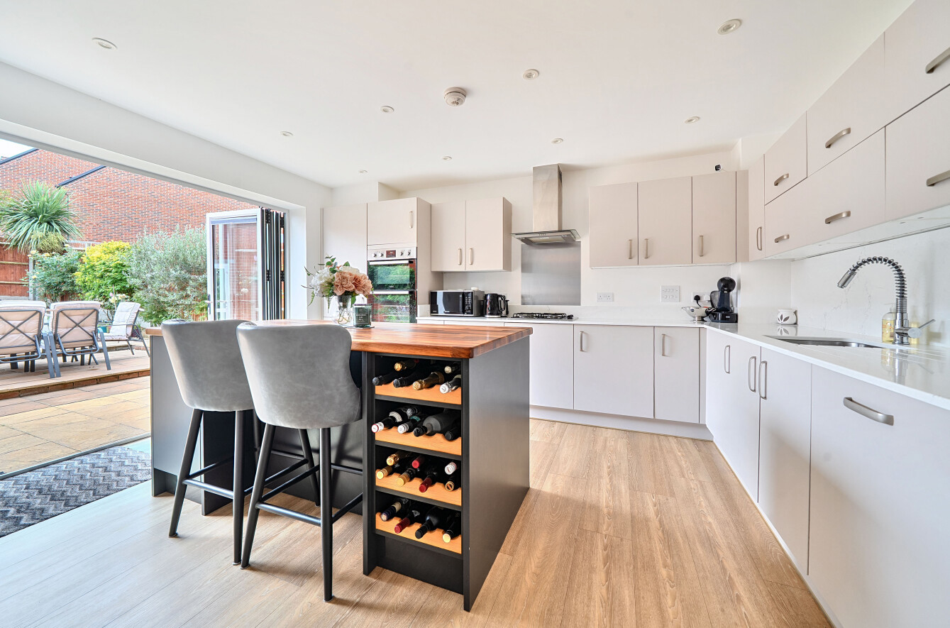 Morant Crescent, Botley, SO32 - Charters