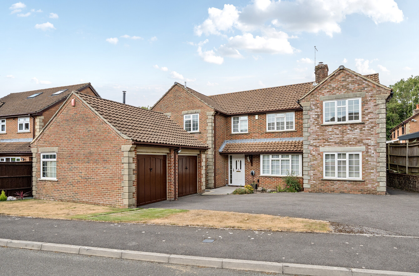 Holly Gardens, West End, Southampton, Hampshire, SO30 - Charters