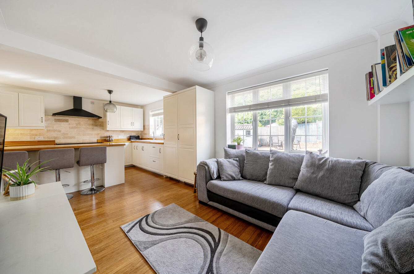 Holly Gardens, West End, Southampton, Hampshire, SO30 - Charters