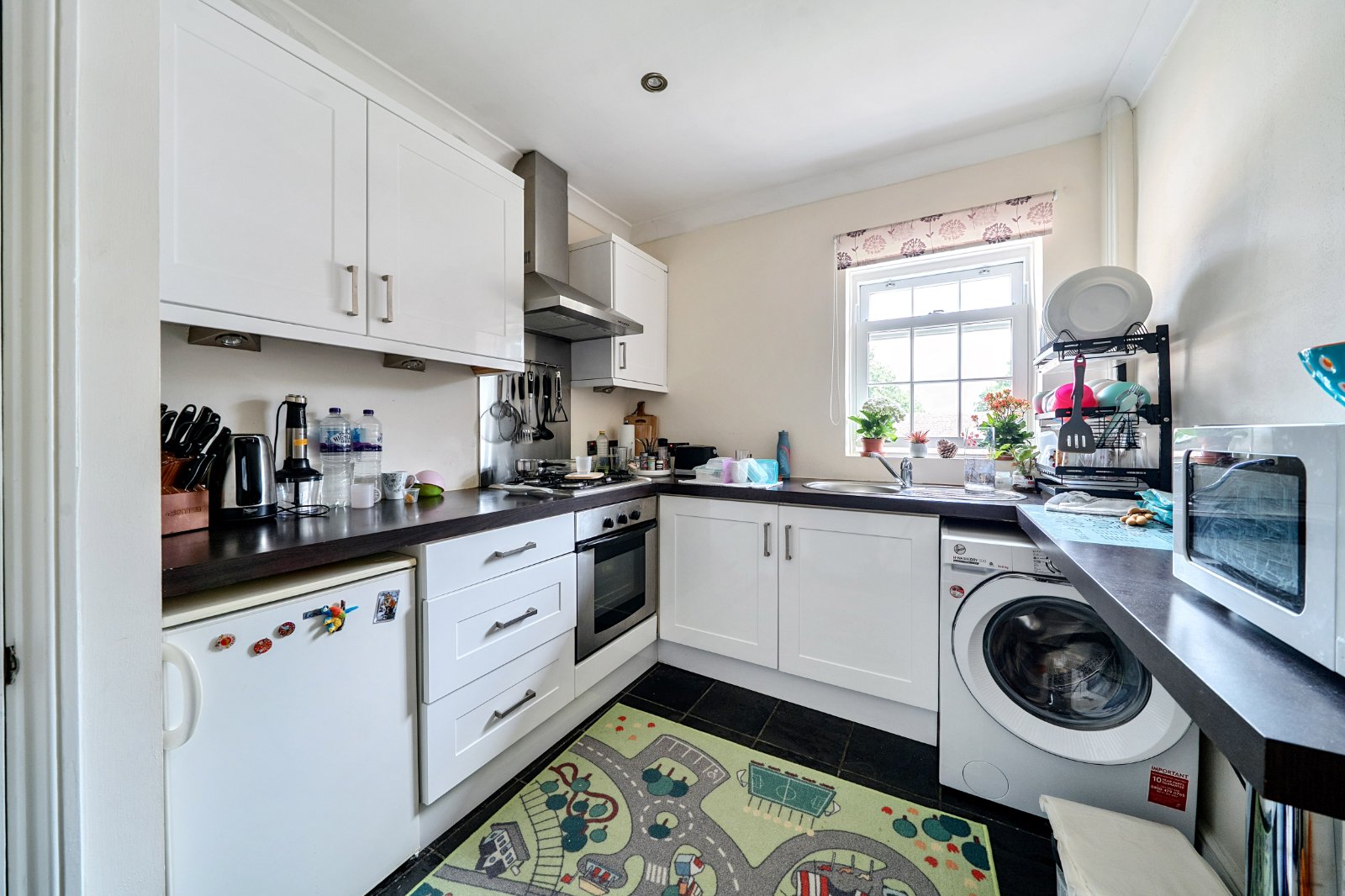 Shortheath Road, Farnham, Surrey, GU9 - Charters