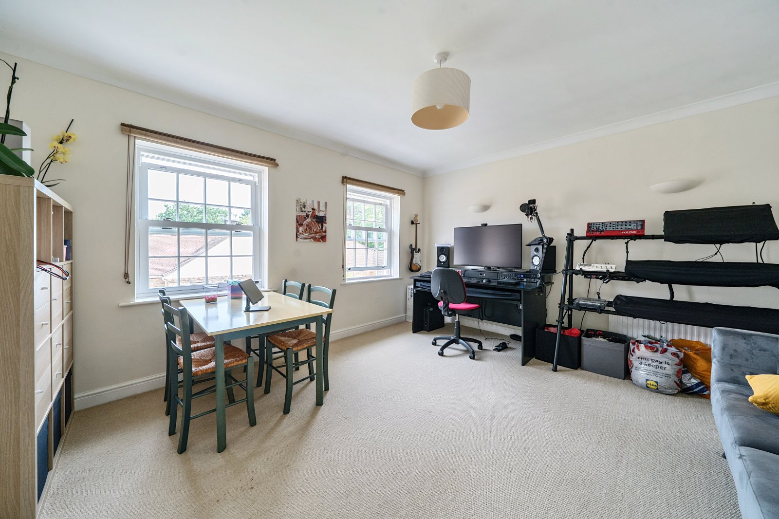 Shortheath Road, Farnham, Surrey, GU9 - Charters