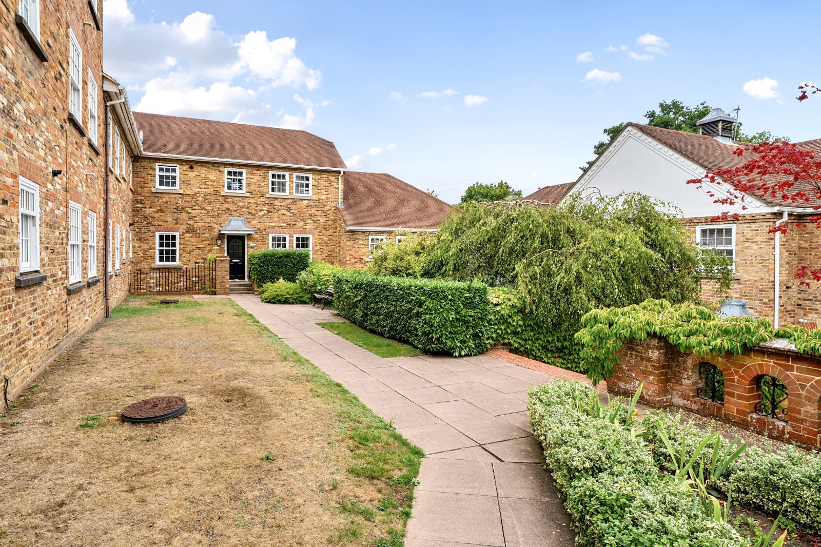 Shortheath Road, Farnham, Surrey, GU9 - Charters