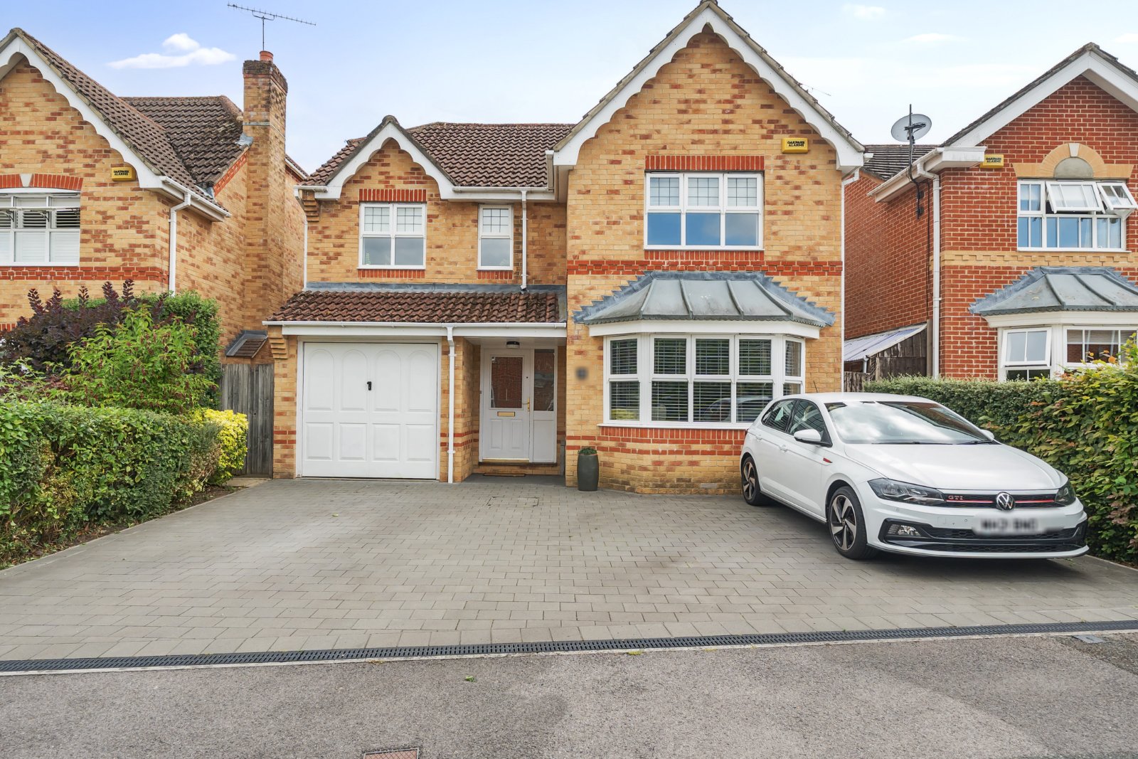 Percivale Road, Knightwood Park, Hampshire, SO53 - Charters