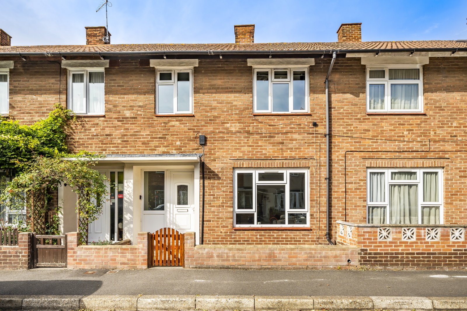 Mayo Close, Buckland, Portsmouth, PO1 - Charters