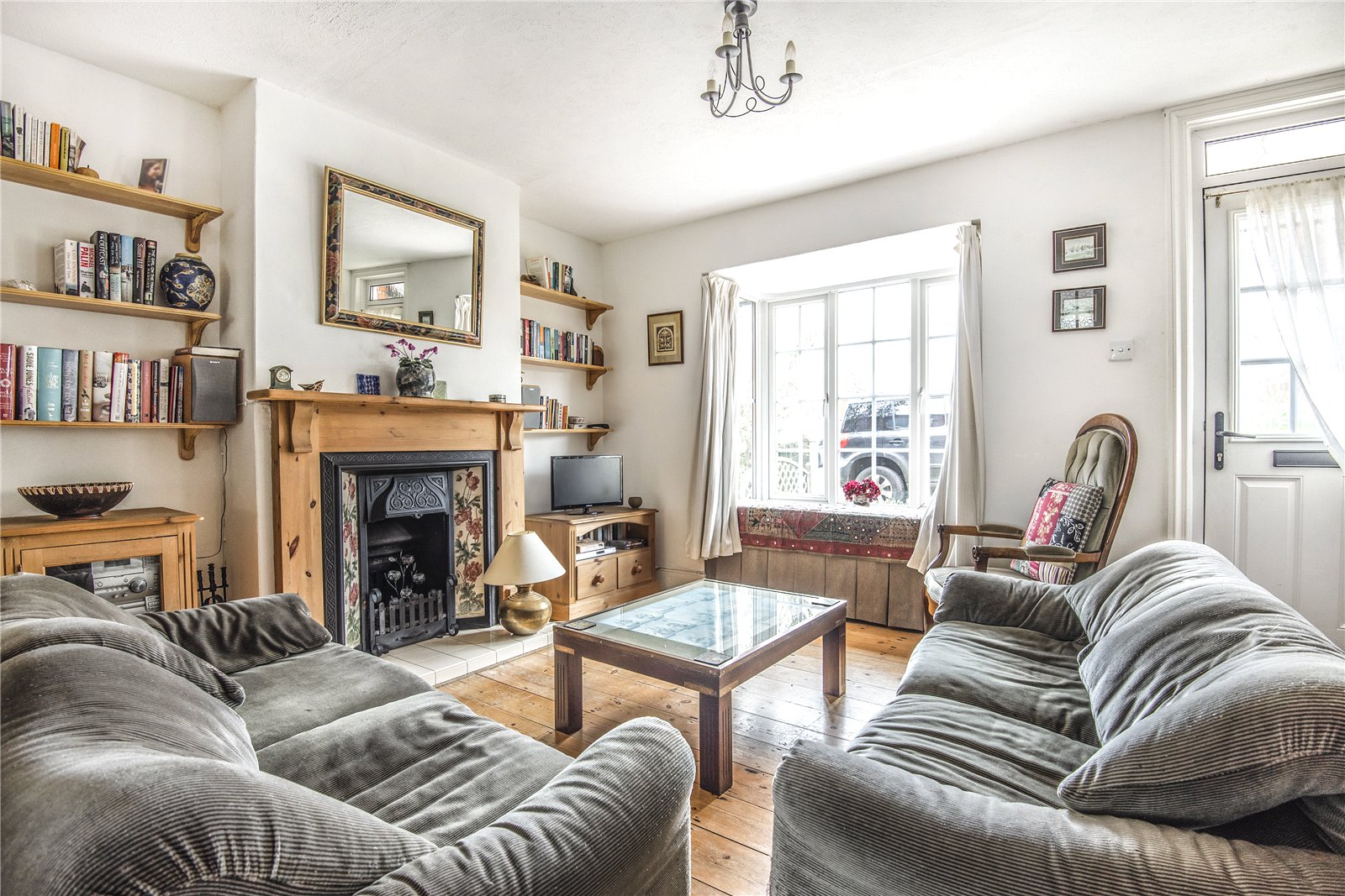 Hill Terrace, Alresford, Hampshire, SO24 - Charters