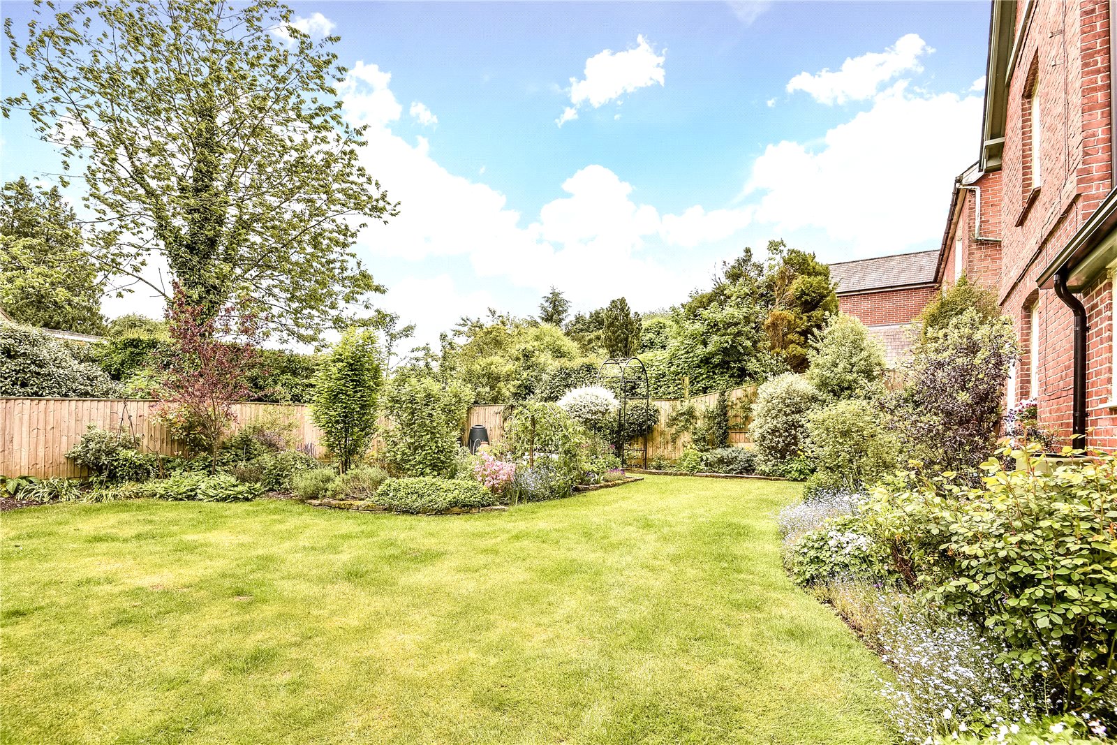 Bishops Sutton Road, Bishop's Sutton, Alresford, SO24 - Charters