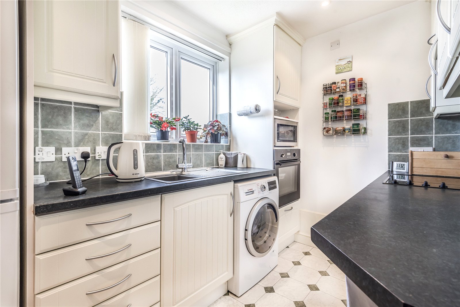 Alders Court, Station Road, Alresford, Hampshire, SO24 Alders Court, Station Road, Alresford, Hampshire, SO24 - Charters