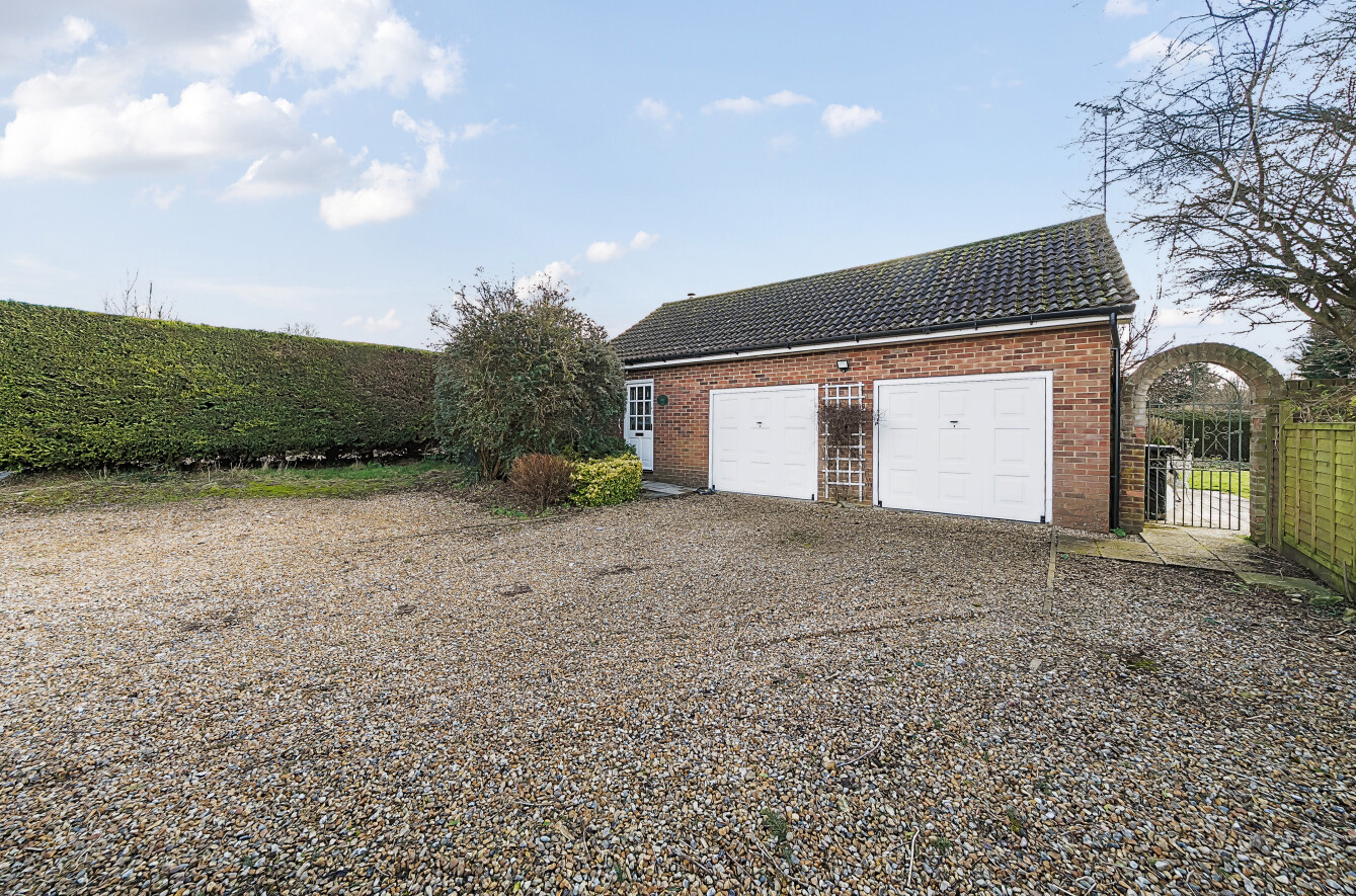 Raebarn Close, Cheriton, Alresford, Hampshire, SO24