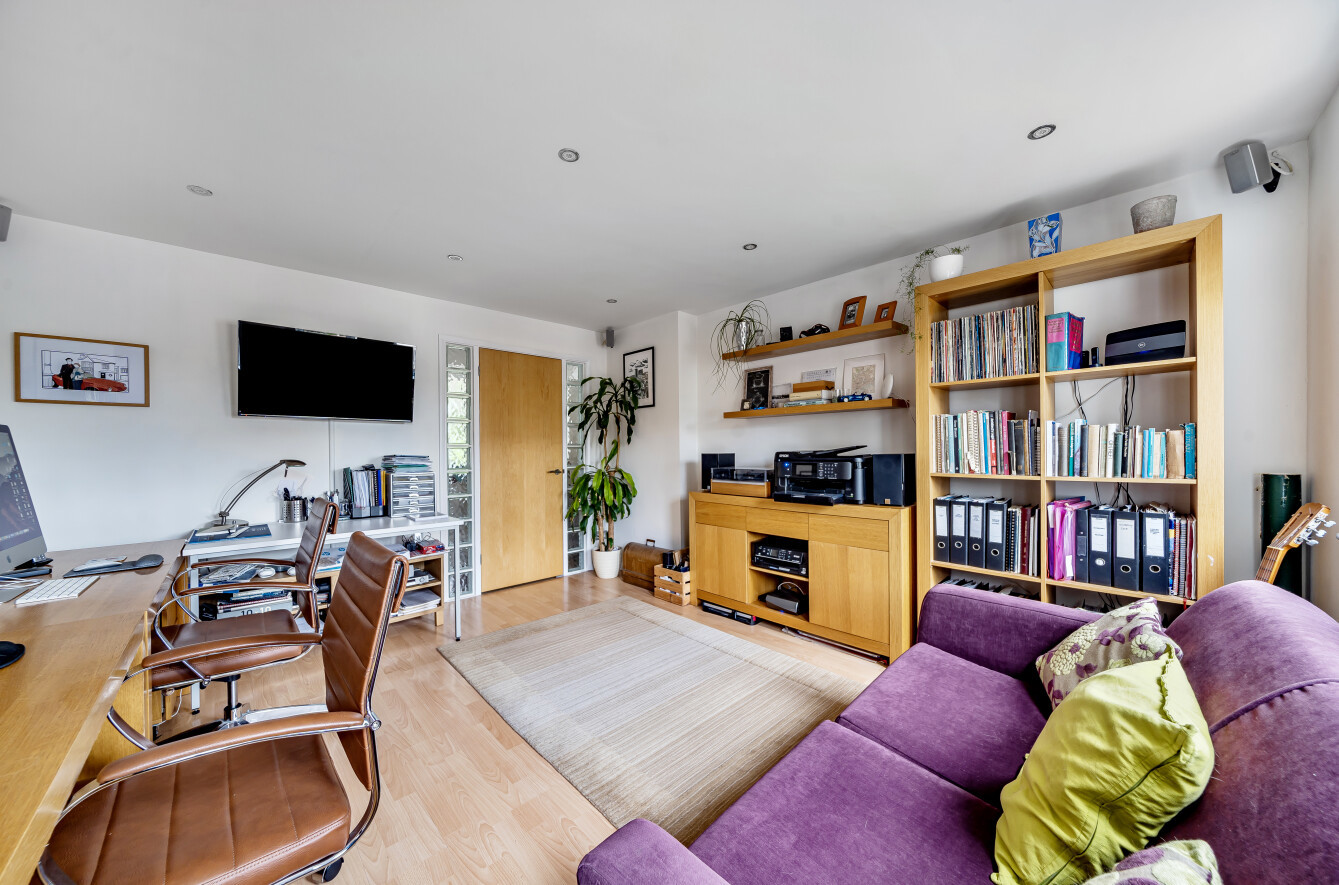 Sun Hill Crescent, Alresford, Hampshire, SO24 - Charters