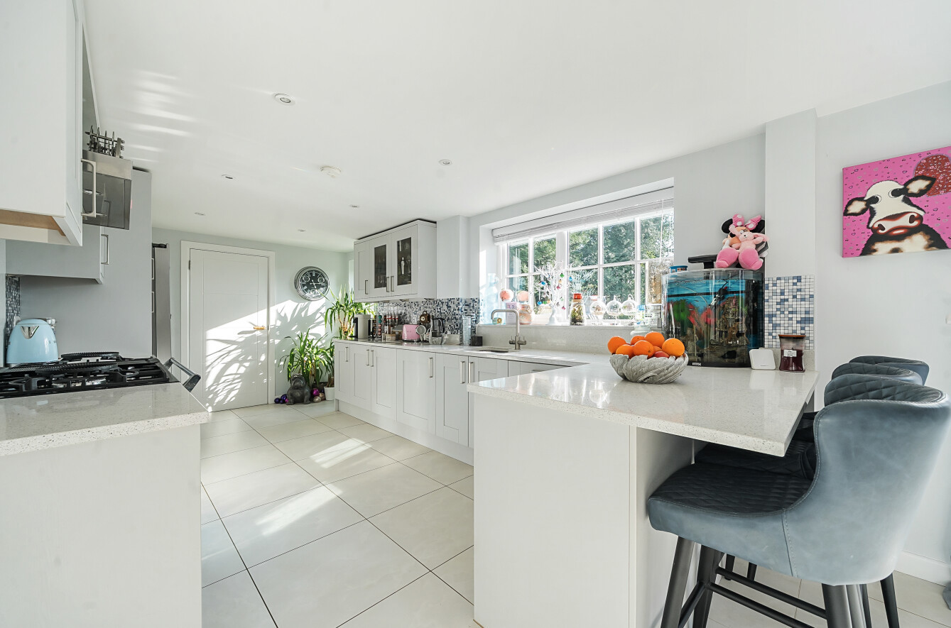 Primrose Close, North Waltham, Basingstoke, Hampshire, RG25 - Charters