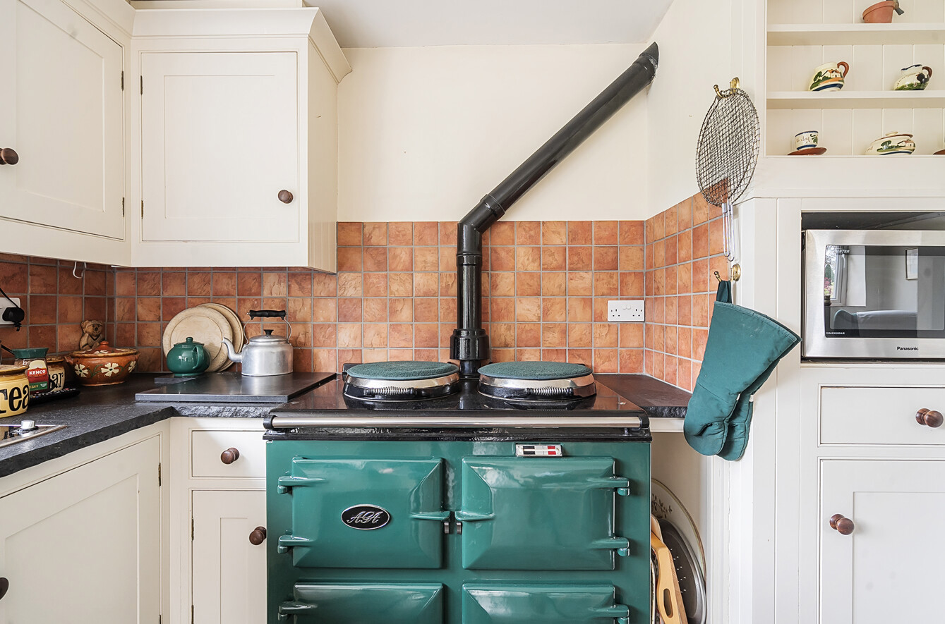 Trinity Hill, Medstead, Alton, Hampshire, GU34 - Charters