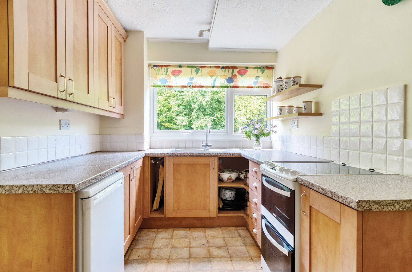 Arle Gardens, Alresford, Hampshire, SO24 - Charters