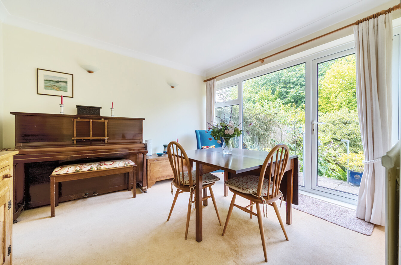 Arle Gardens, Alresford, Hampshire, SO24 - Charters
