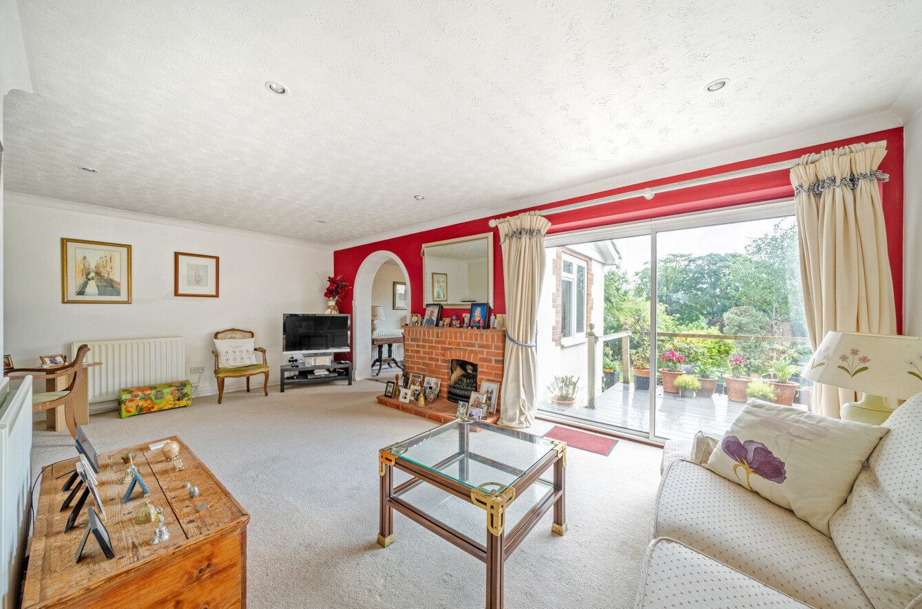 Windermere Gardens, Alresford, Hampshire, SO24 - Charters