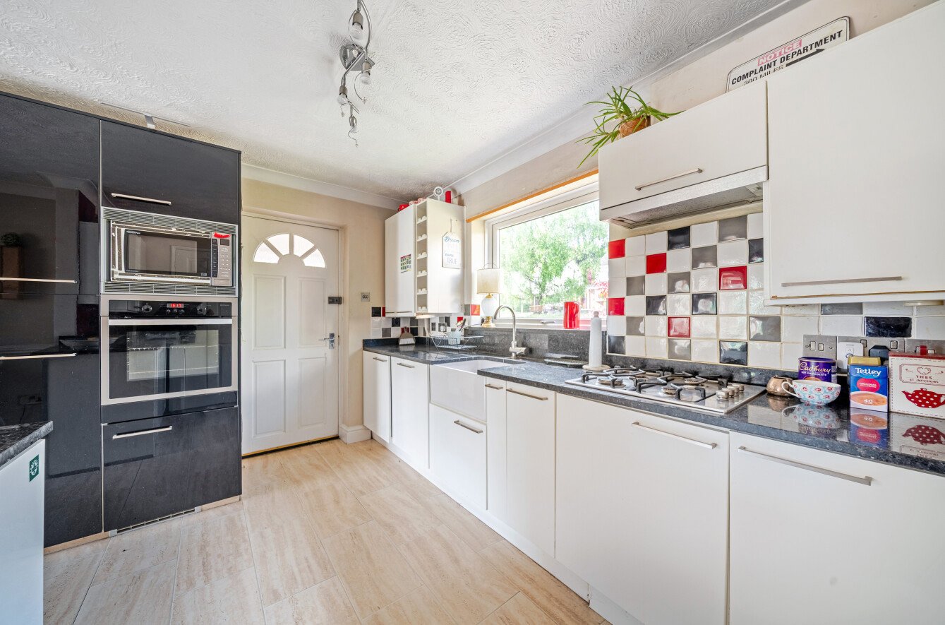 Windermere Gardens, Alresford, Hampshire, SO24 - Charters
