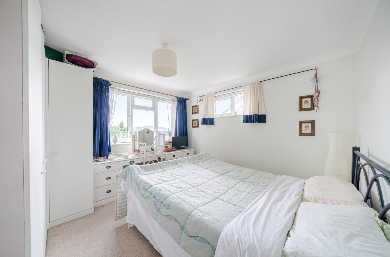Windermere Gardens, Alresford, Hampshire, SO24 - Charters