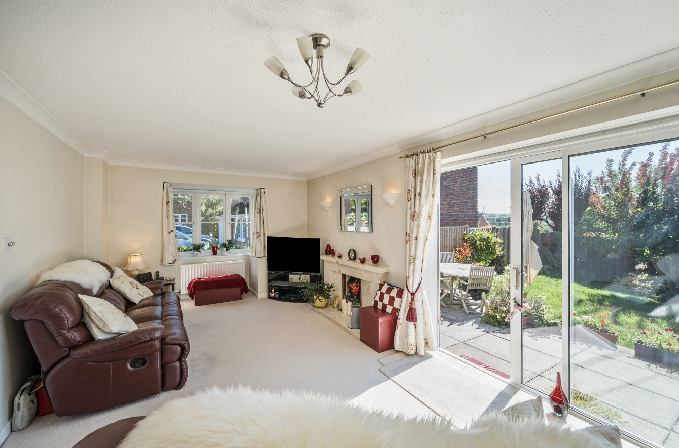 Lindley Gardens, Alresford, Hampshire, SO24 - Charters