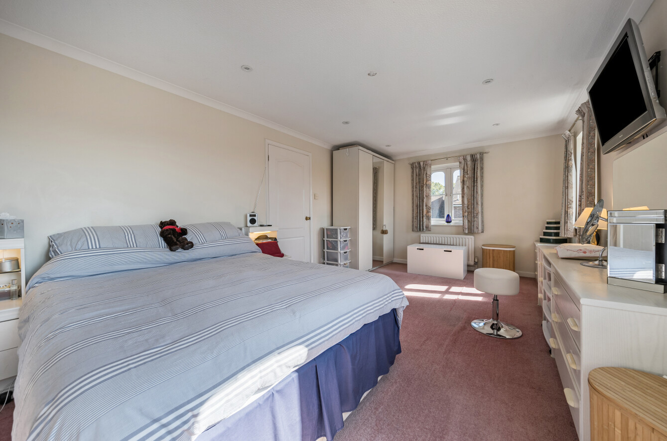 Lindley Gardens, Alresford, Hampshire, SO24 - Charters