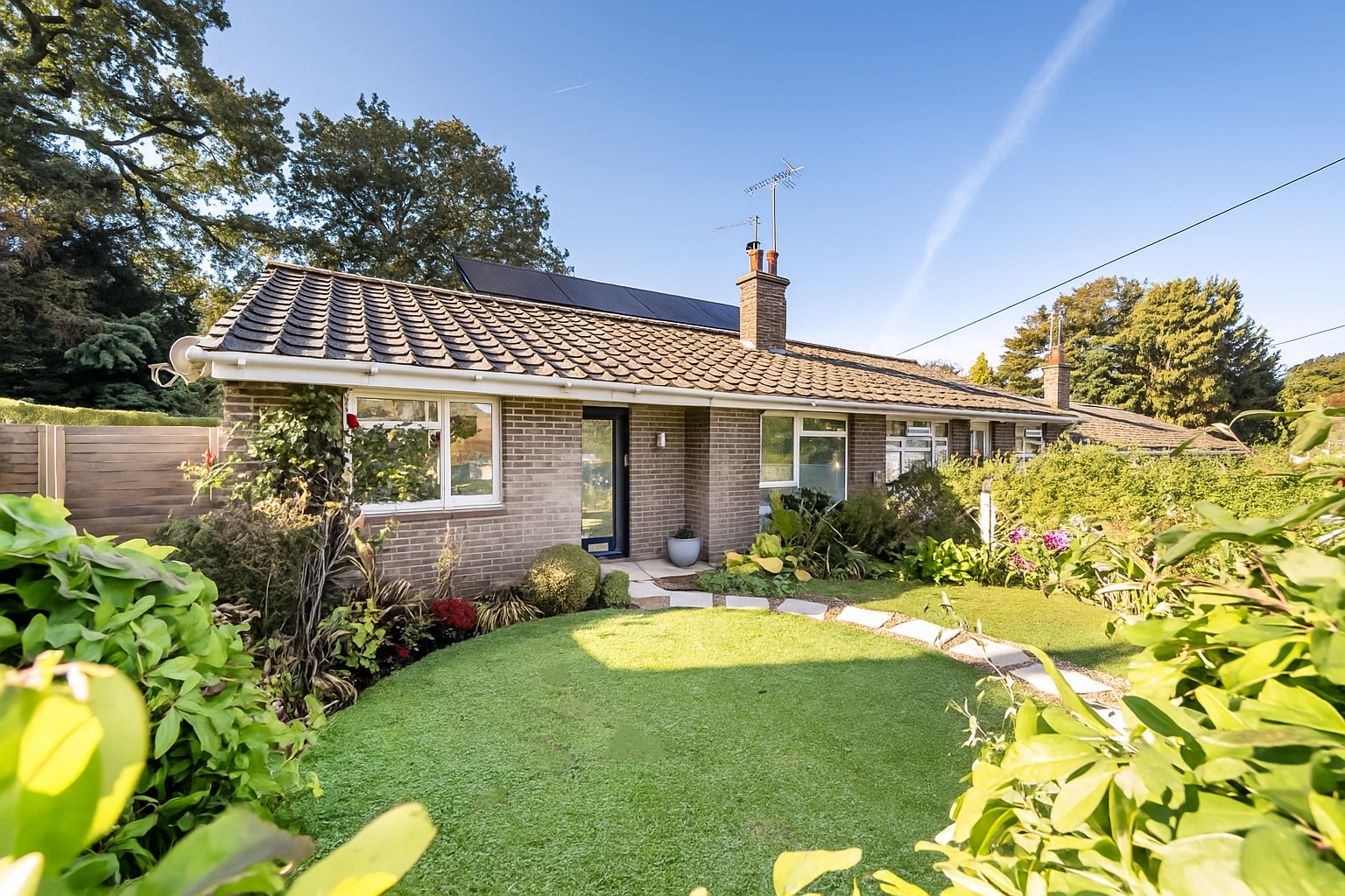 Woodlane Close, Bramdean, Alresford, Hampshire, SO24 Woodlane Close, Bramdean, Alresford, Hampshire, SO24 - Charters