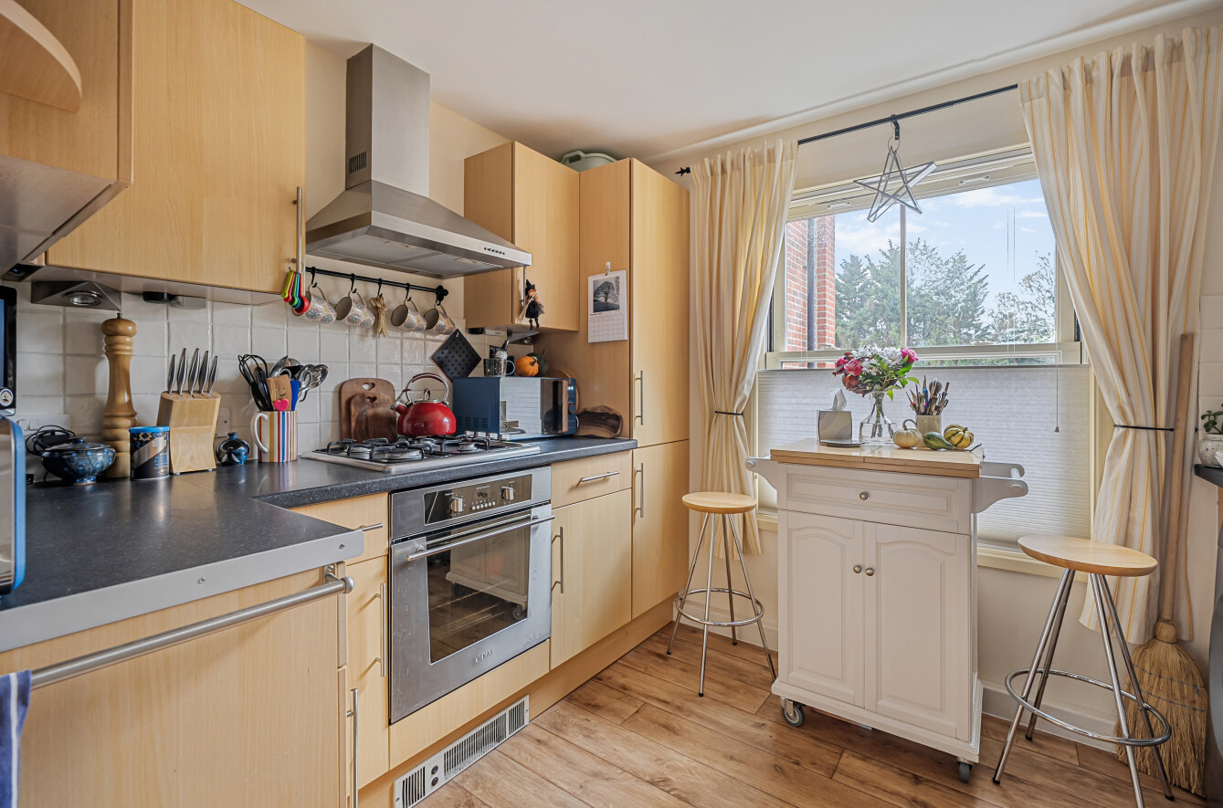 Robins Court, Alresford, Hampshire, SO24 Robins Court, Alresford, Hampshire, SO24 - Charters