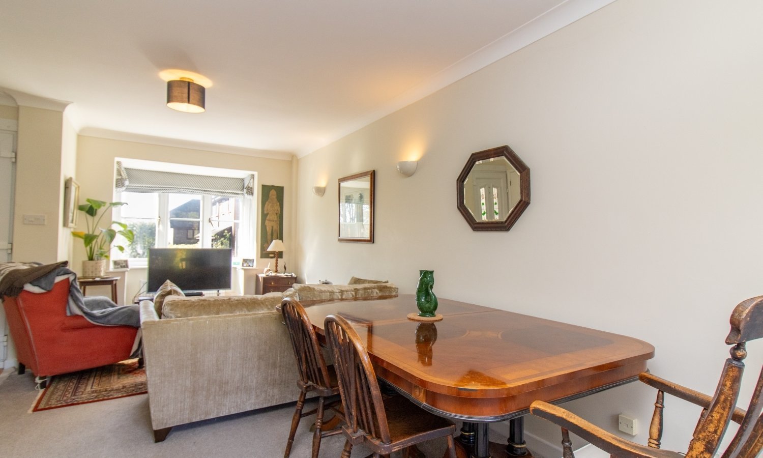 Lindley Gardens, Alresford, Hampshire, SO24 Lindley Gardens, Alresford, Hampshire, SO24 - Charters