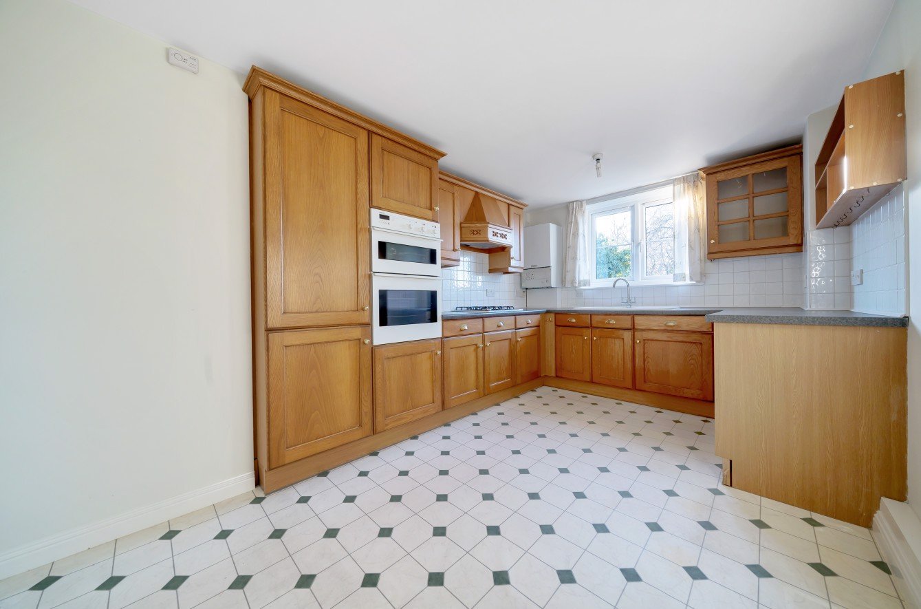 Park Mount, Alresford, Hampshire, SO24 Park Mount, Alresford, Hampshire, SO24 - Charters