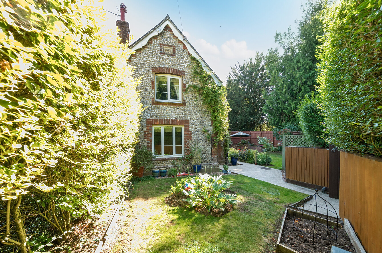 Wield Road, Medstead, Alton, Hampshire, GU34