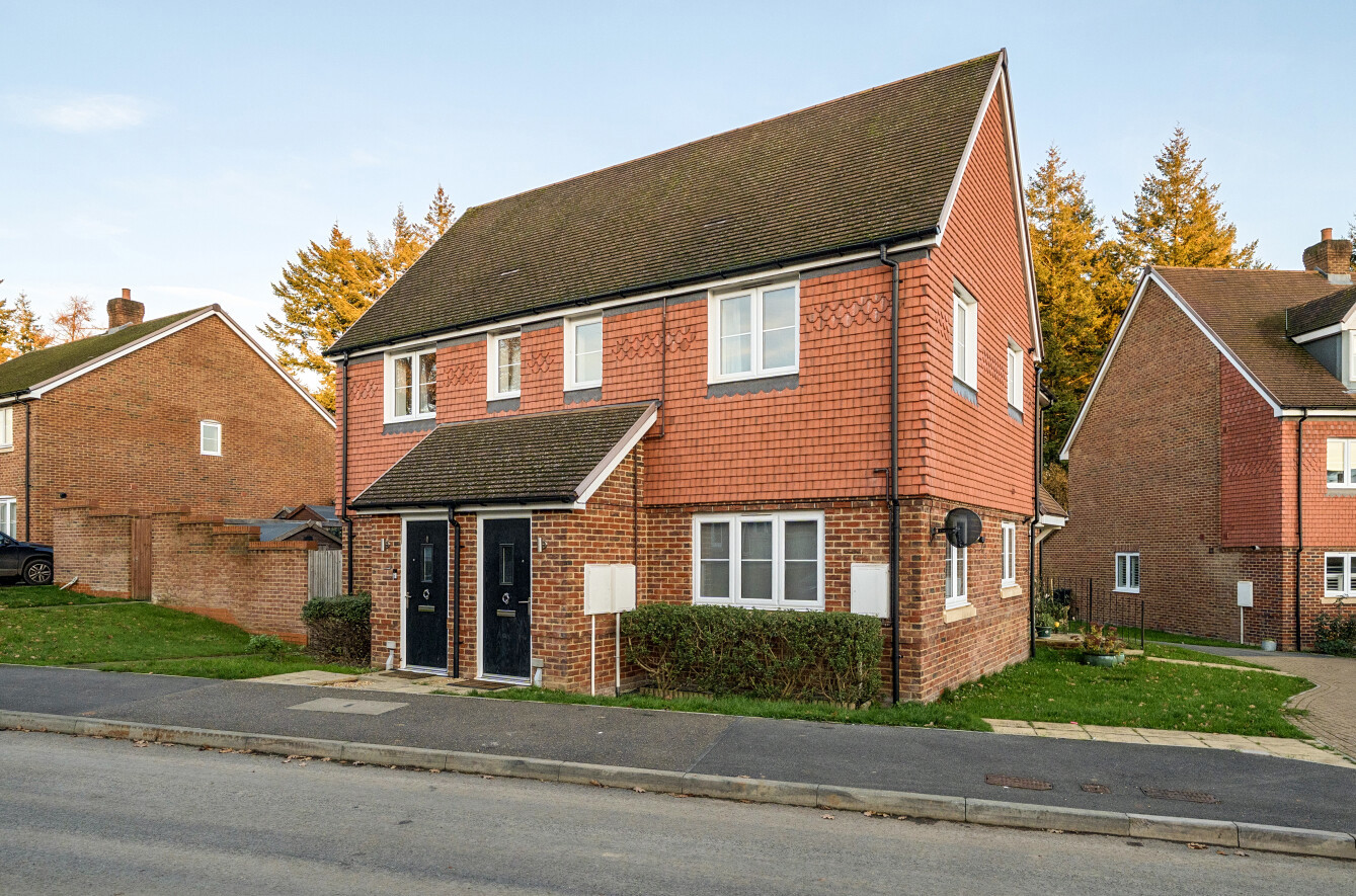 Holland Drive, Medstead, Alton, Hampshire, GU34