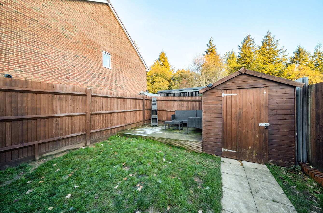 Holland Drive, Medstead, Alton, Hampshire, GU34 Holland Drive, Medstead, Alton, Hampshire, GU34 - Charters