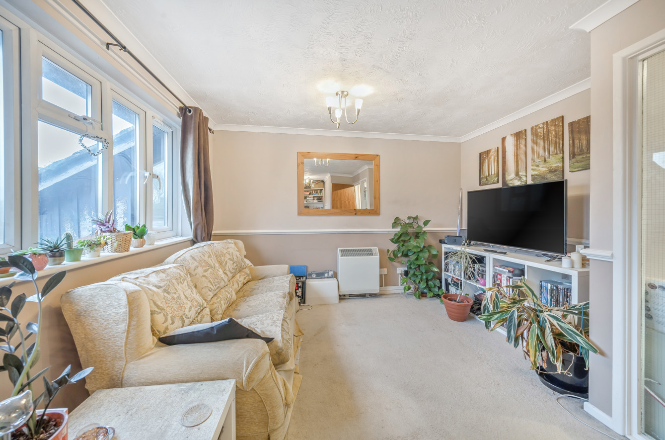 Vicarage Hill, Alton, Hampshire, GU34 - Charters
