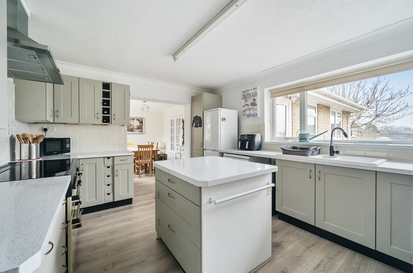 Spencer Close, Four Marks, Alton, Hampshire, GU34 - Charters