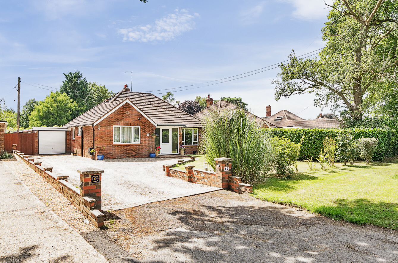 Abbey Road, Medstead, Alton, Hampshire, GU34 - Charters