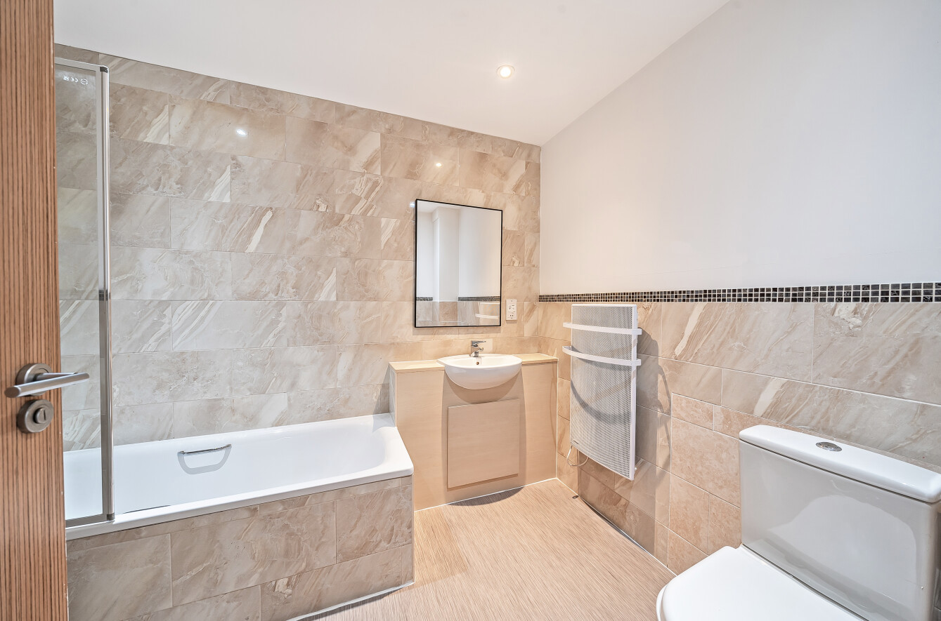 High Street, Alton, Hampshire, GU34 - Charters